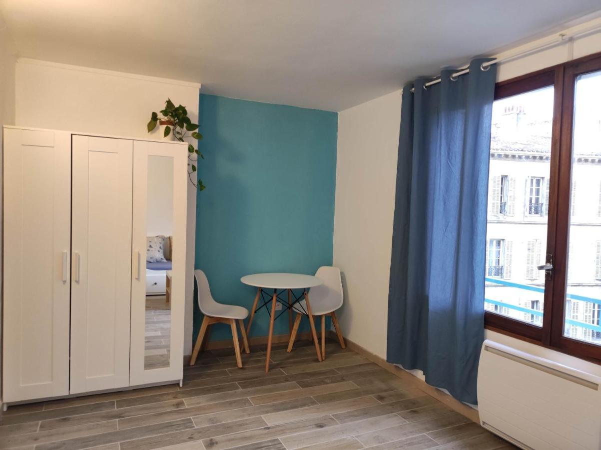 Studio Bleu En Face De La Gare 10Mn Au Vieux Port Apartment Marseille Luaran gambar